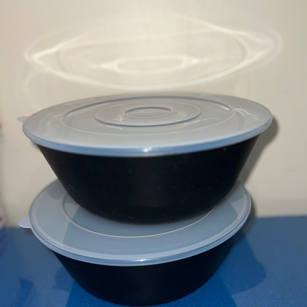 Set of Black and Gray Bowls with Lids